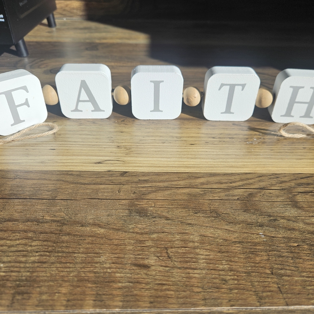 Wooden Faith Sign Decor - Picture 2 of 2